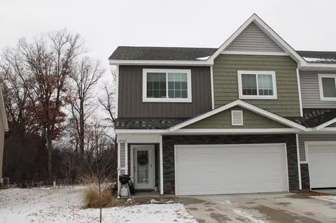 39567 Oak Park Trl, North Branch, MN 55056