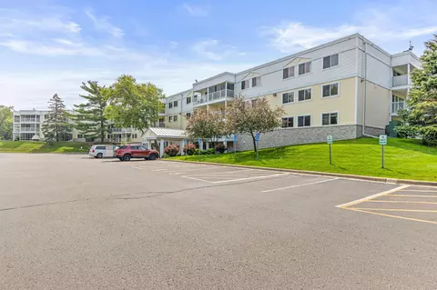 120 Demont Ave E #112, Little Canada, MN 55117