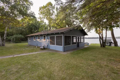 33994 274th St, Underwood, MN 56586