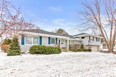 263 Dessa Ln, South Saint Paul, MN 55075