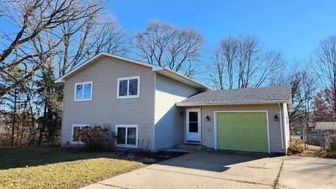 509 Kimble Ct, Northfield, MN 55057