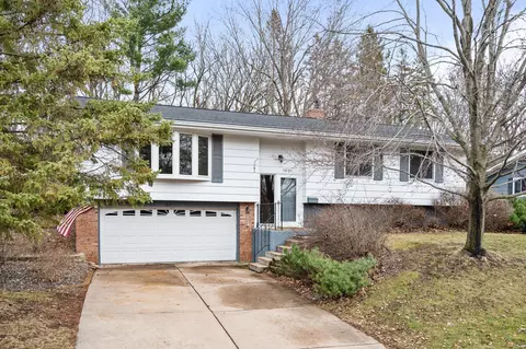 1611 Harriet St S, Stillwater, MN 55082