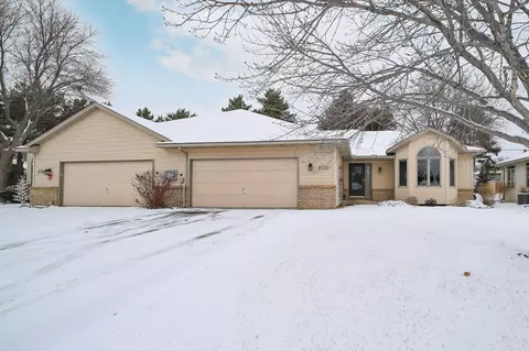 11736 88th Pl N, Maple Grove, MN 55369