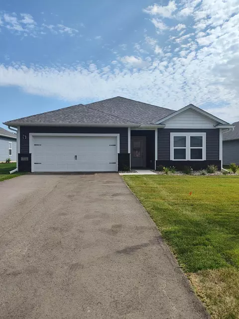 531 Valley Dr W, Annandale, MN 55302