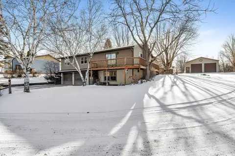 675 Lake Dr W, Annandale, MN 55302