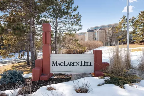 1372 Carling Dr #202, Saint Paul, MN 55108