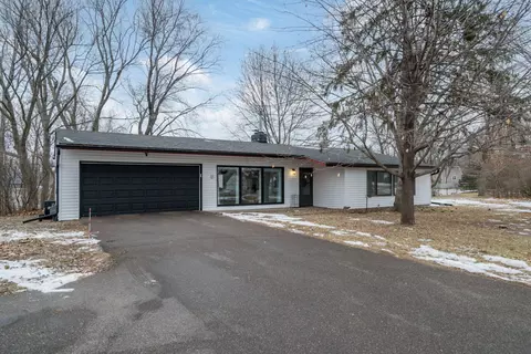 1425 Lone Oak Rd, Eagan, MN 55121