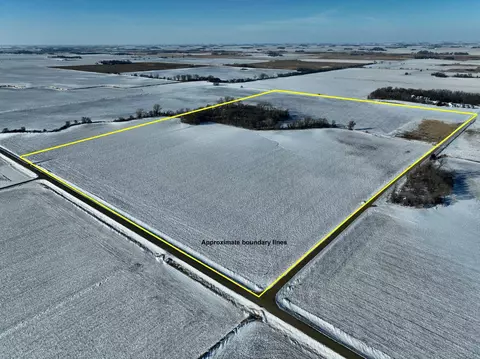 Nnn 110th Street, Comfrey, MN 56019