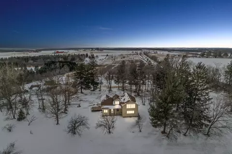 249 230th St, Eau Galle, WI 54002