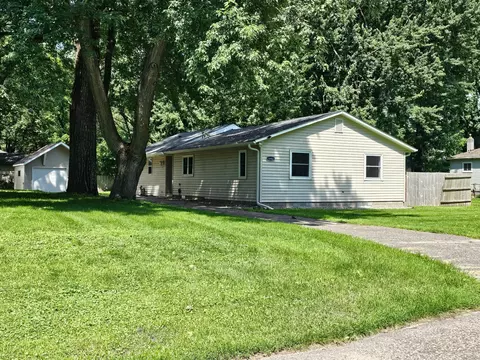 18462 Lakeview Point Dr NE, East Bethel, MN 55092