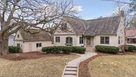 221 Elmwood Pl W, Minneapolis, MN 55419