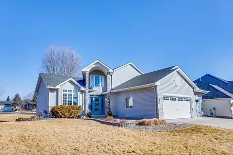 427 Coyote Trl, Lino Lakes, MN 55014