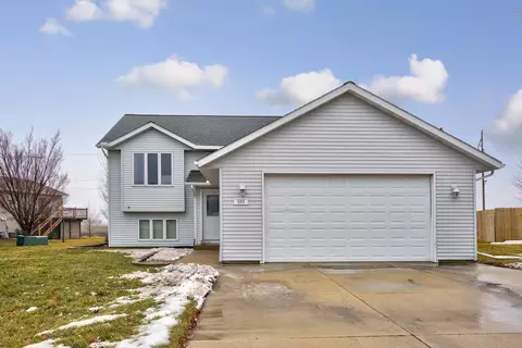 503 Sunset Ln, Lake Crystal, MN 56055