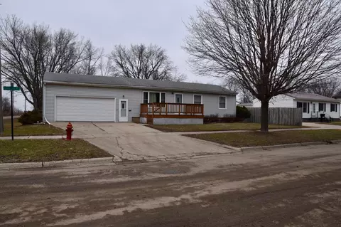 433 10th St W, Sibley, IA 51249