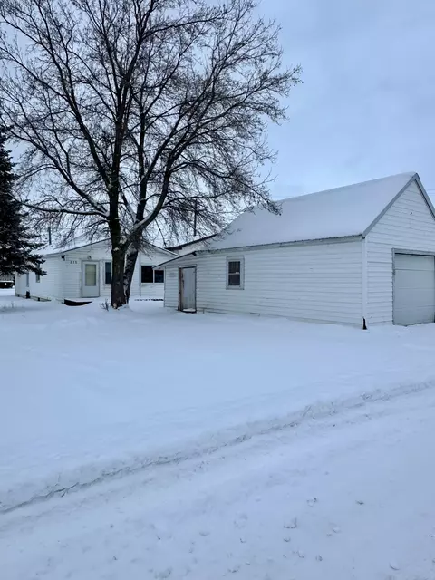 315 13th St W, International Falls, MN 56649