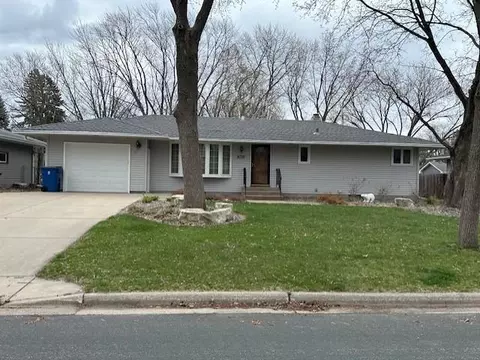 4722 Sandra Ln, White Bear Lake, MN 55110