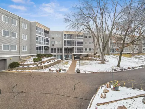 135 Viking Dr E #223, Little Canada, MN 55117