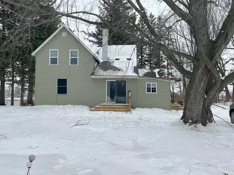 83132 180th St, Glenville, MN 56036
