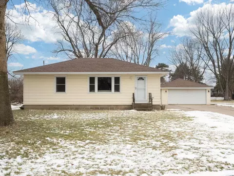 2120 Garnet Dr, Eagan, MN 55122