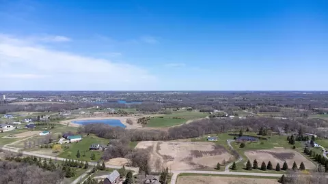 48 Nn Farmington Ave, Delano, MN 55328
