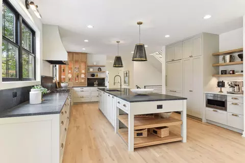 6029 Abbott Ave S, Edina, MN 55410