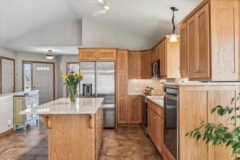 Kitchen - 2744 Platinum St, Saint Augusta, MN 56301 photo 2 of 5