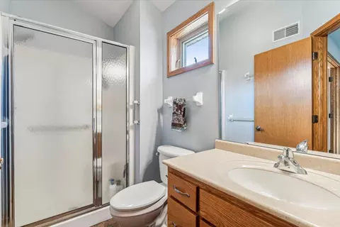 Bath - 2744 Platinum St, Saint Augusta, MN 56301 photo 3 of 4