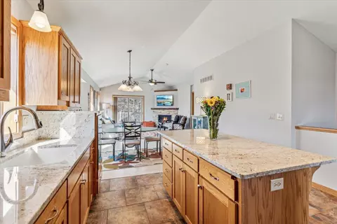 Kitchen - 2744 Platinum St, Saint Augusta, MN 56301 photo 4 of 5