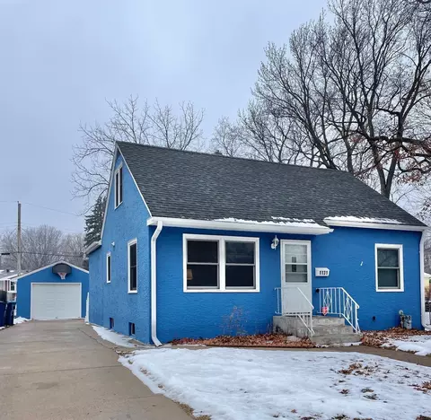 1131 Seminole Ave, West Saint Paul, MN 55118