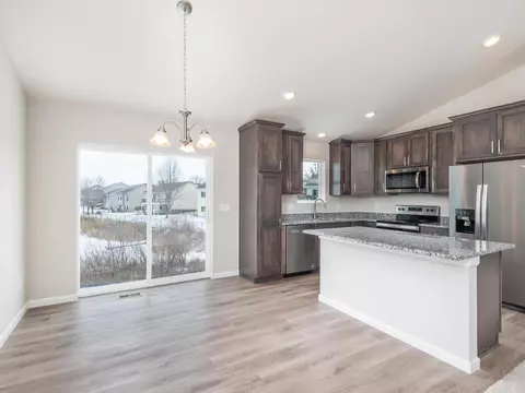 2135 River Bend Trl, Mayer, MN 55360 photo 8
