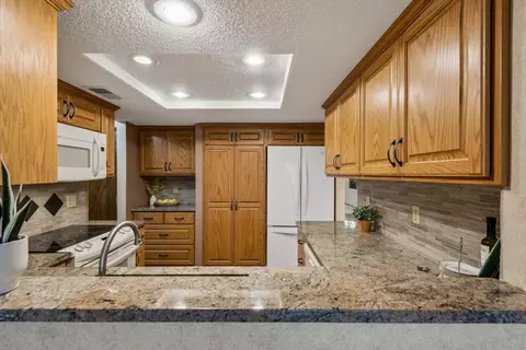 10 Windsor Ct #209, New Brighton, MN 55112