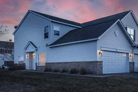 1363 Yorkshire Ln, Shakopee, MN 55379