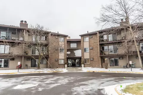 3420 Golfview Dr #300, Eagan, MN 55123 photo 2