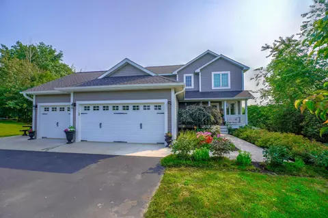 695 100th St, Roberts, WI 54023