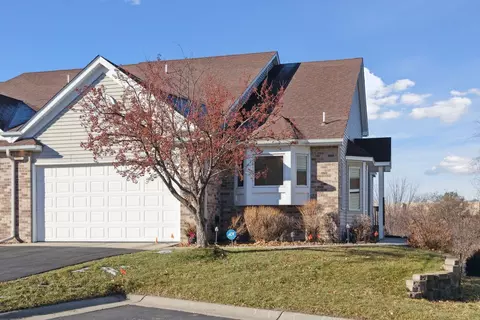 14310 Peninsula Point Dr, Savage, MN 55378