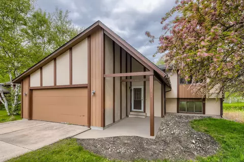 232 Faxon Rd S, Norwood Young America, MN 55368