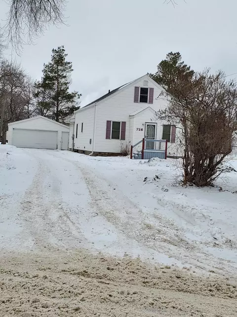 726 S Front St, Crookston, MN 56716