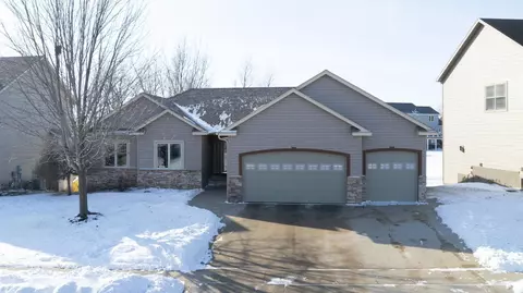 4622 Summit Pointe Pl NW, Rochester, MN 55901
