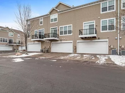 7719 Elm Grove Ct, New Hope, MN 55428