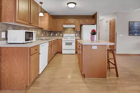 1906 W Oakes Dr, Saint Cloud, MN 56303 photo 7