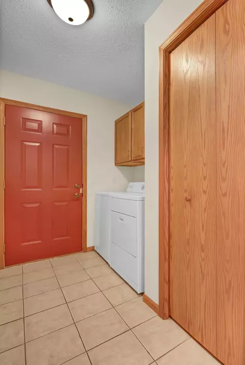 1906 W Oakes Dr, Saint Cloud, MN 56303 photo 12