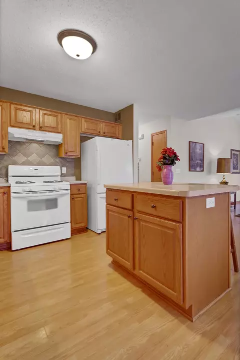 1906 W Oakes Dr, Saint Cloud, MN 56303 photo 8
