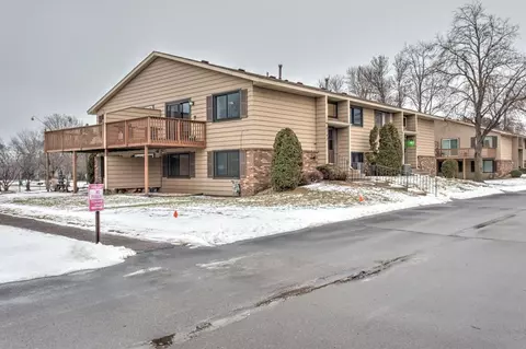 5743 Otter View Trl, White Bear Township, MN 55110
