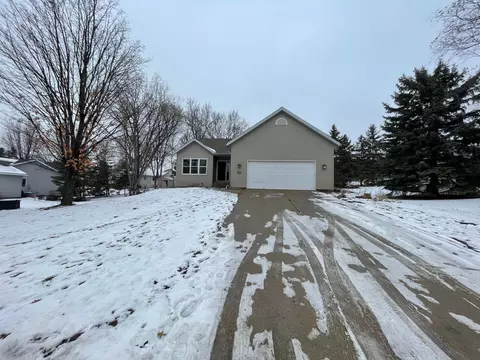813 7th St N, Sartell, MN 56377