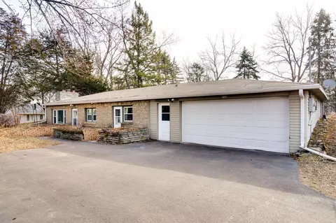 2540 Spruce St, Little Canada, MN 55117