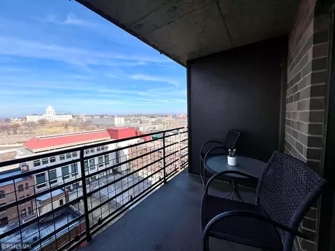 26 10th St W #1306, Saint Paul, MN 55102