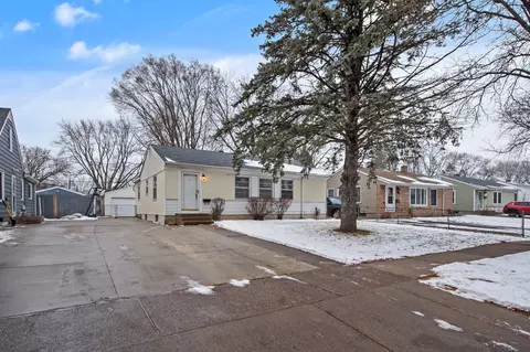 2111 Geranium Ave E, Saint Paul, MN 55119
