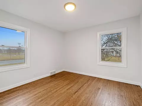 105 E 91st St, Bloomington, MN 55420 photo 3