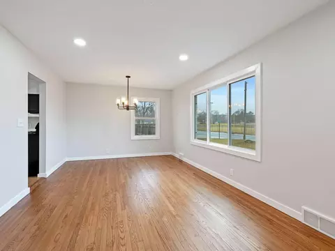 105 E 91st St, Bloomington, MN 55420