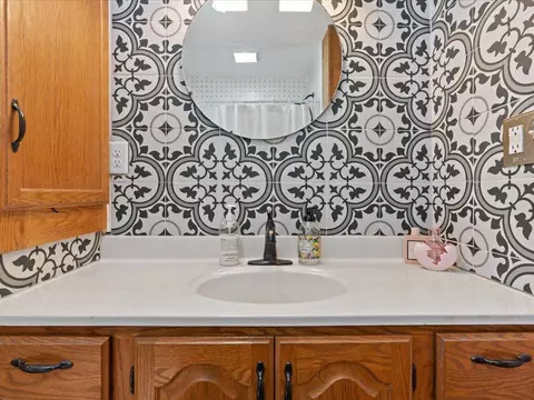 Bath - 417 B St NE, Brainerd, MN 56401 photo 2 of 4